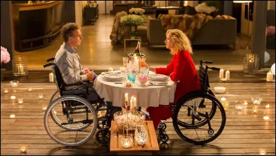 "Tout le monde debout" est un long-m&eacute;trage interpr&eacute;t&eacute; par Pierre Brasseur.