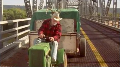 Quel est ce road movie d'un voyage en mini-tracteur qui s'inspire d'un fait réel ?