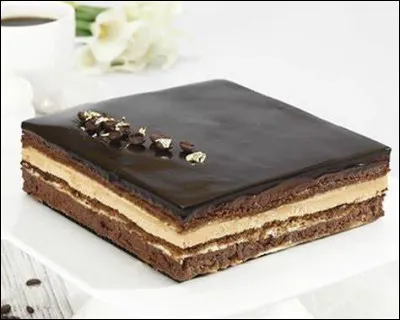 Quelle cette pâtisserie composée de trois feuilles de biscuit joconde, de ganache au chocolat et de crème au beurre ou au café ?