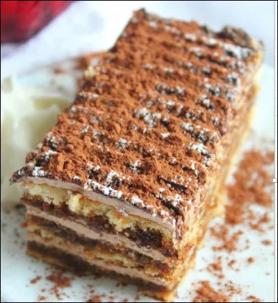 Quelle est cette pâtisserie d'Italie élaborée à base de biscuit, d'oeuf, de sucre, de mascarpone, d'alcool, de café froid et de cacao en poudre ?