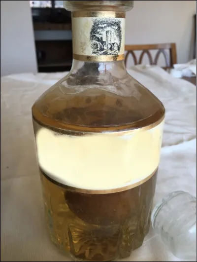 Quel nom de liquide est du genre féminin ?