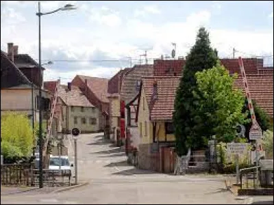 Commune du Grand-Est, entre Saverne et Haguenau, Ettendorf se situe dans le département ...