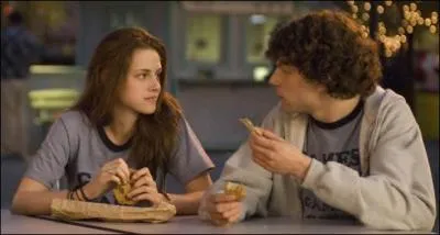 Dans quel film, au titre proche de Disney, joue t-elle au ct de Jesse Eisenberg le hros de Zombieland ?