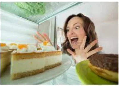 Ce soir, nous chiperons le gâteau qui est dans le frigo.