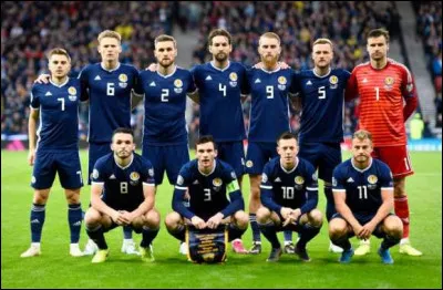 Comment est surnommée l'équipe d'Ecosse ?