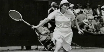 Cette joueuse de tennis, numéro un française dans les années 1930, devenue troisième mondiale en 1932, se nomme Simonne ...