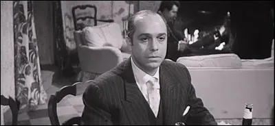 Cet acteur de théâtre, où il a surtout interprété des comédies de Molière, de Courteline, de Feydeau ou de Marivaux, se nomme Robert ...