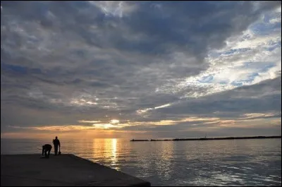 Quel est ce lac, un des 5 grands lacs d'Am&eacute;rique du Nord situ&eacute; entre l'&Eacute;tat du Michigan et la province de l'Ontario au Canada ?