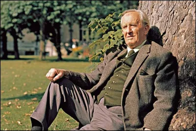 Quel livre n'a pas été écrit par J.R.R Tolkien ?