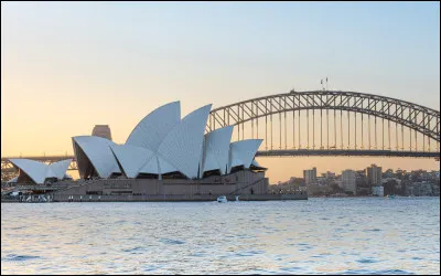 Quelle information concernent l'opéra de Sydney est inexacte ?