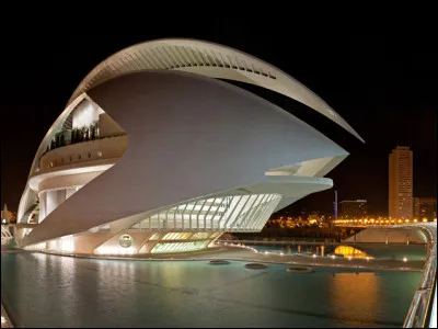 Quelle information concernant le Palais des Arts Reina Sofía est fausse ?