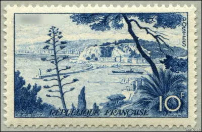 Une vue sur le quai appelé "rauba-capeù", c'est-à-dire où le vent "...(traduisez)"