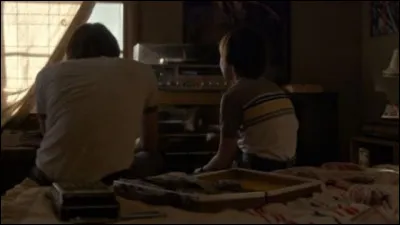 Quelle musique Jonathan et Will écoutaient-ils pendant que Joyce et Lonnie se disputaient ?