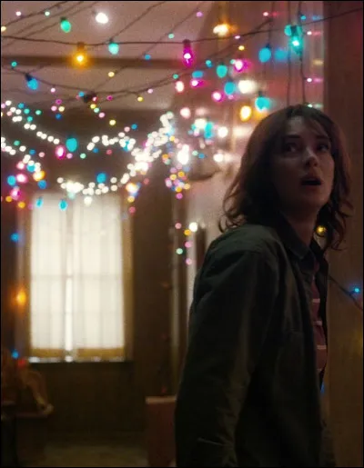 Qui est la première personne à avoir vu toutes les lumières de Noël de Joyce ?