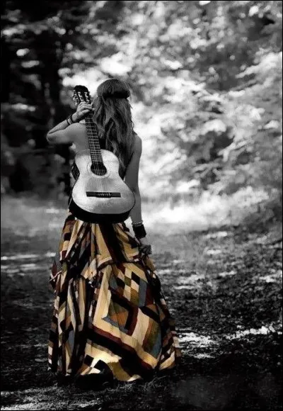 À qui appartiennent les paroles "Savoir sourire à une inconnue qui passe, n'en garder aucune trace sinon celle du plaisir", issues de sa chanson "Savoir aimer" ?