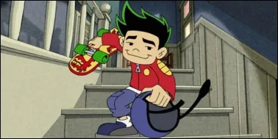 Dans "American Dragon : Jake Long", quel membre de la famille ignore que Jake est un dragon ?