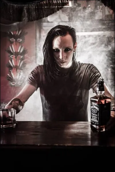 Dans le clip de "Morgana", de quel instrument Gared Dirge joue-t-il ?