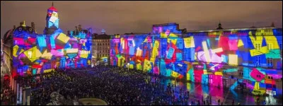 Dans quelle ville se déroule, chaque 8 décembre, la fête des lumières ?