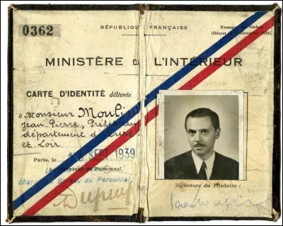 Quel était le grade de Jean Moulin en 1946 ?