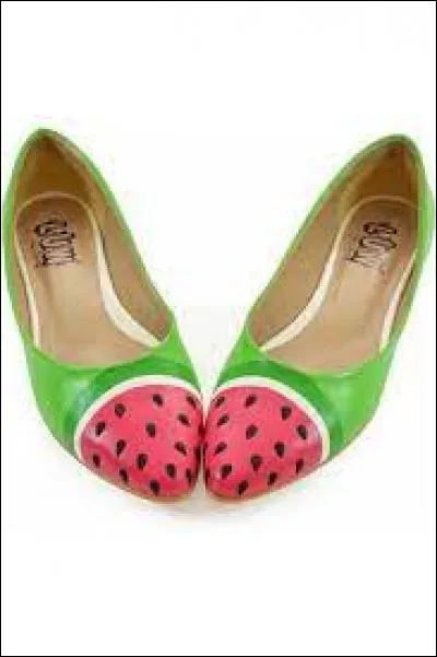 Les chaussures se couvrent de fruits
