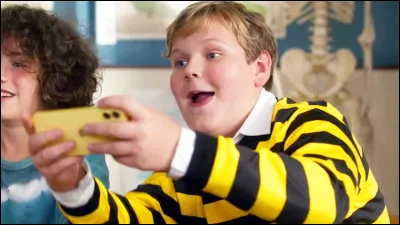 Parmi ces choses interdites en classe, laquelle rêves-tu de pouvoir faire ?