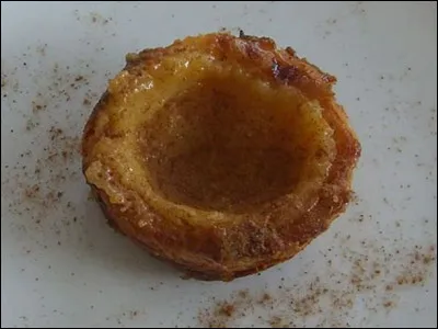 Quelle commune a pour spécialité le pasteis de Belém, une tartelette garnie d'une crème aux oeufs ?