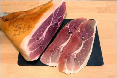 Quelle commune a pour spécialité le jambon ?