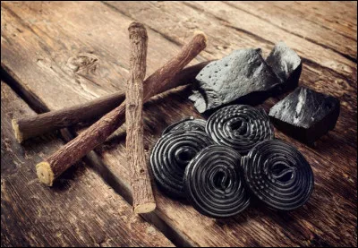 Quelle commune a pour spécialité la réglisse ?