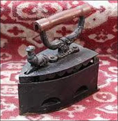 Au cours de quel siècle le fer à vapeur a-t-il fait son apparition ?