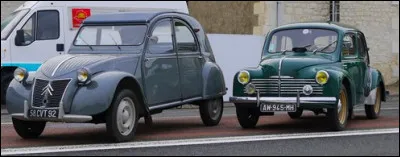 Sur lequel de ces véhicules le moteur est-il à l'avant ?