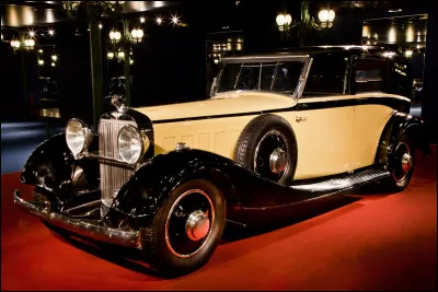 Quelle est cette marque espagnole d'automobiles de luxe et de prestige à moteur V12, fondée en 1904 et disparue en 1938 ?
