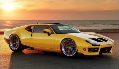 Quelle est cette marque italienne spécialisée dans les automobiles sportives de luxe, fondée en 1959 et disparue en 2012 ?