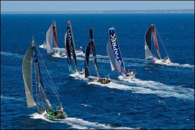 Quelle course à la voile, autour du monde et en solitaire part tous les quatre ans des Sables-d'Olonne ?