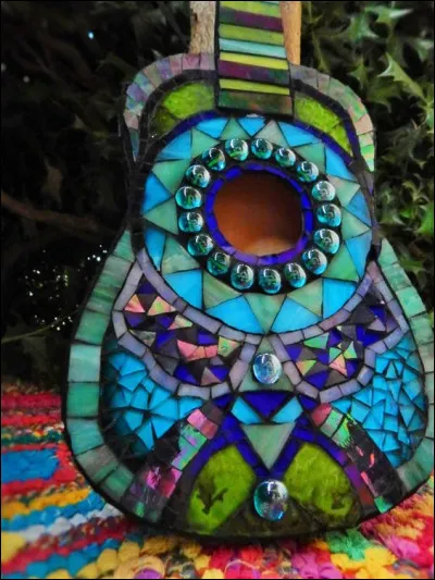 Promets : à quel chanteur appartiennent les paroles "J'm'en sortirai, j'me le promets, et s'il le faut, j'emploierai des moyens légaux" ?