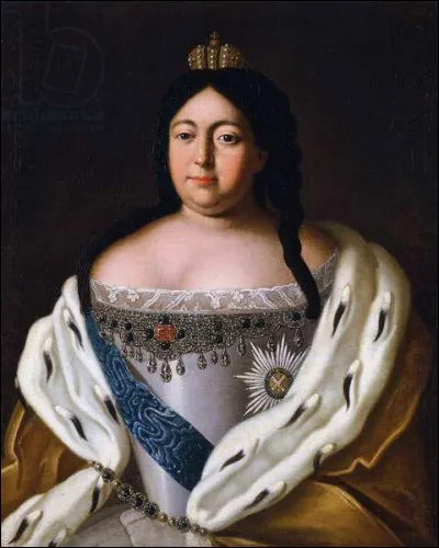 Combien de temps environ Anne fut-elle impératrice de Russie ?