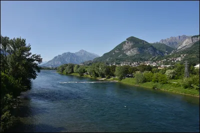 Quel est cette rivière italienne, longue de 313 km, qui prend sa source dans les Alpes, traverse le lac de Côme et se jette dans le Pô ?