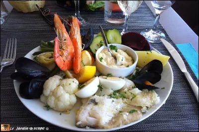 Provence : parmi ses spécialités culinaires, je cite le grand aïoli, quel poisson est indispensable à la réalisation de ce mets ?