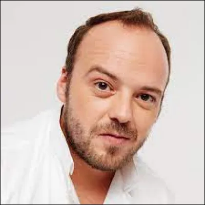 Qui est cet humoriste victime d'un malaise sur scène ?