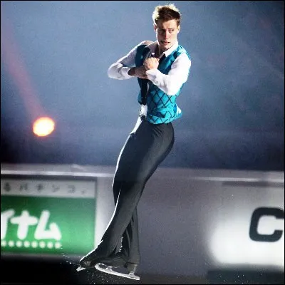 En patinage artistique, quel saut de carre avant, consistant en un tour et demi, a &eacute;t&eacute; r&eacute;alis&eacute; pour la premi&egrave;re fois au XIXe si&egrave;cle ?