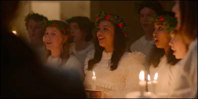 Comment s'appelle la fête célébrée à la fin de la saison 1, dans l'épisode 5 ?