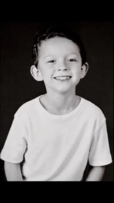 En quelle ann&eacute;e Tom Holland est-il devenu acteur ?