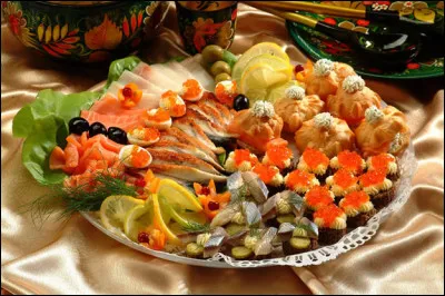 Quelle est cette spécialité de Russie, des hors-d'oeuvres typiques de la cuisine russe à base de charcuterie, de poisson de caviar et de salades crues ?