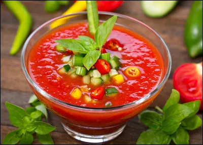 Quelle est cette spécialité d'Espagne, un potage à base de légumes mixés qui est servi froid ?