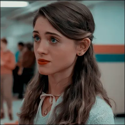 Natalia Dyer (Nancy) est en couple avec quel acteur ?