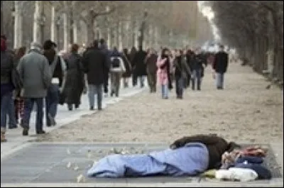 Qui chante "Il me semble que la misère serait moins pénible au soleil" ?