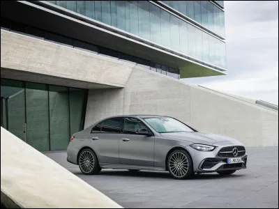 Quelle est la marque de cette voiture ?