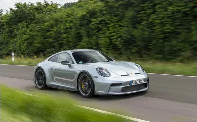 Quelle est la marque de cette voiture ?