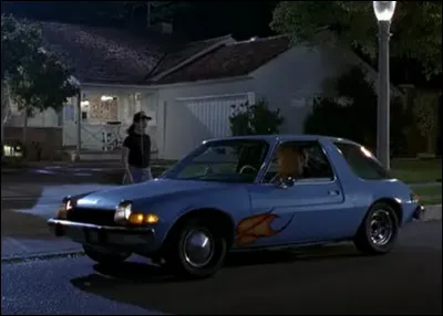 Quel est le modèle de la voiture de Garth ?