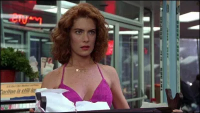 Comment s'appelle l'ex de Wayne ?