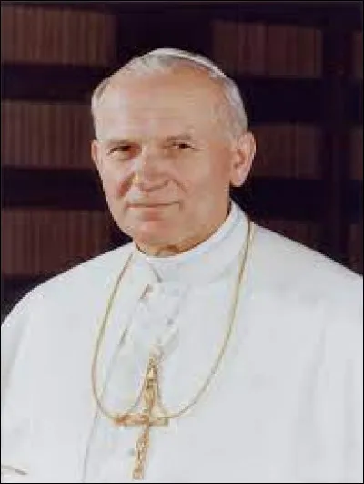 Qui est le premier pape à s'être rendu dans une mosquée, le 6 mai 2001 ?